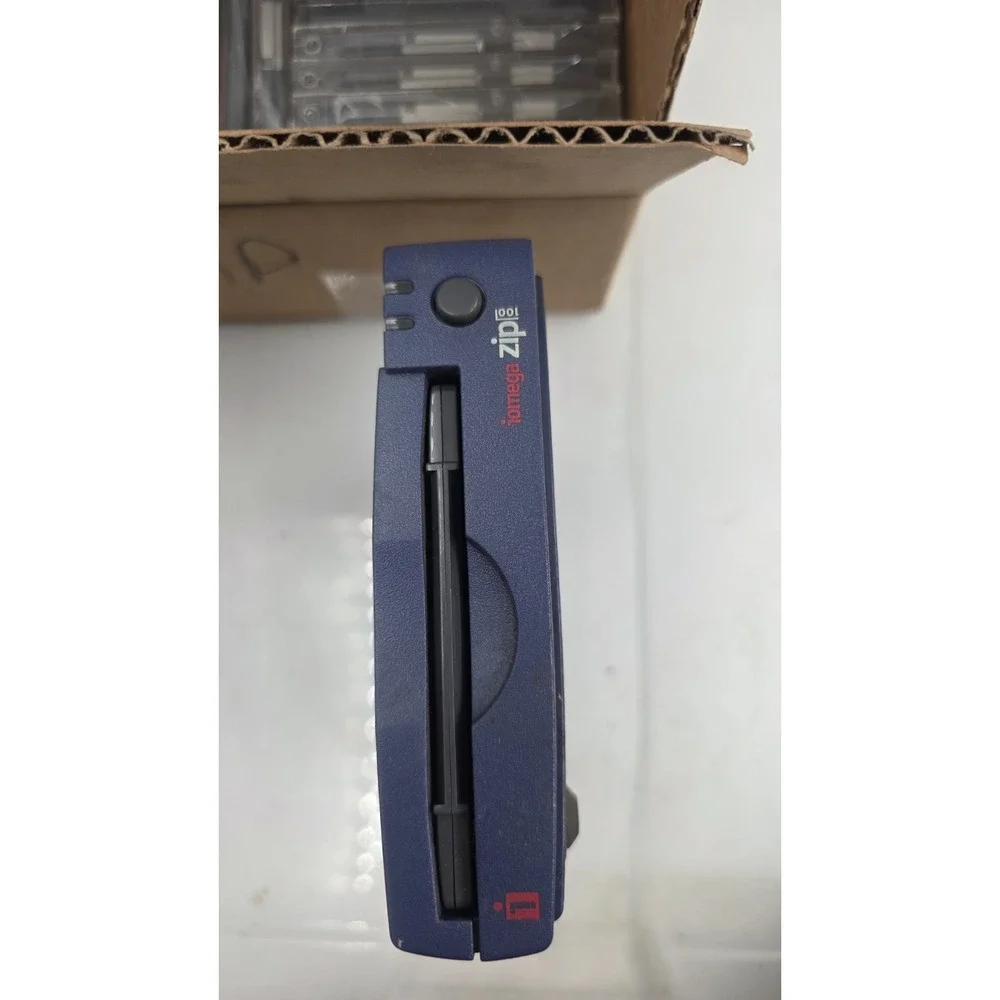 Iomega Z100S2 100MB External SCSI Blue Zip Drive no Power Adapter +20 disc